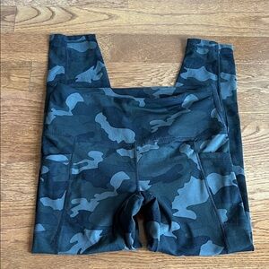 Camo print medium 90 degree by reflex workout legging